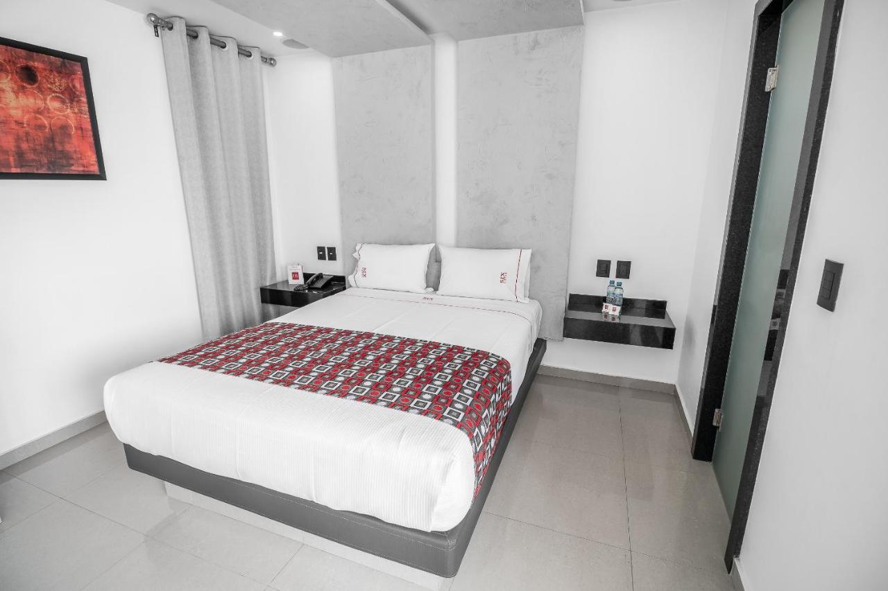 Six Hotel Guadalajara Expiatorio Екстериор снимка