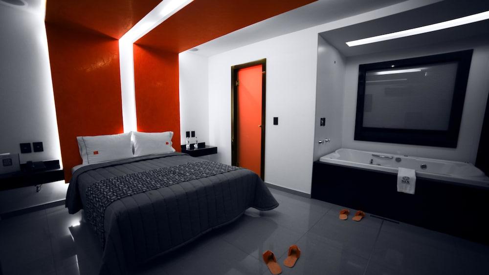 Six Hotel Guadalajara Expiatorio Екстериор снимка