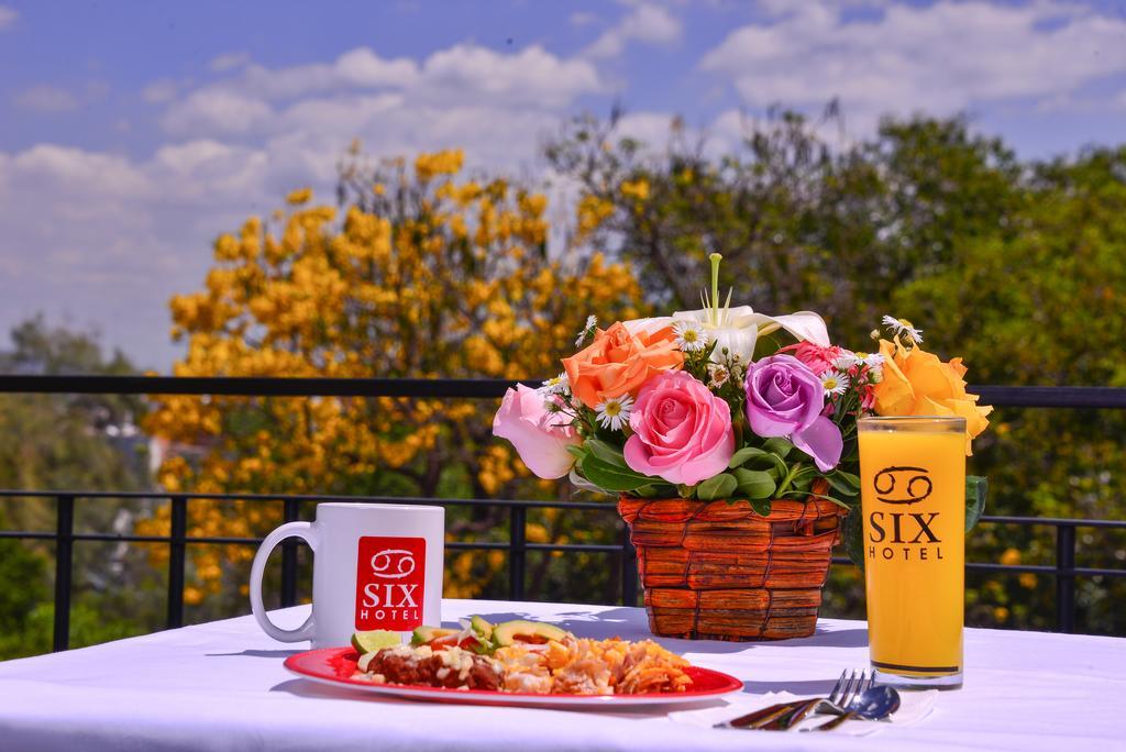 Six Hotel Guadalajara Expiatorio Екстериор снимка