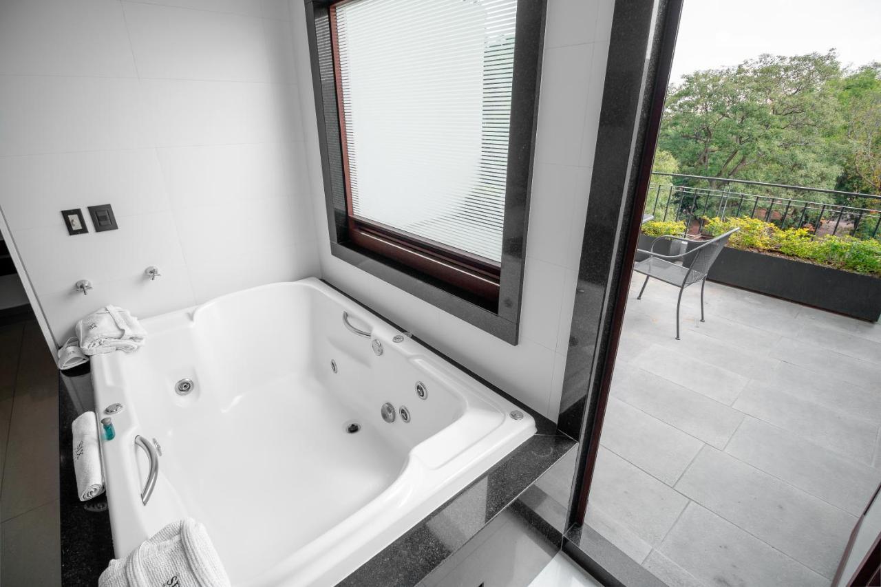 Six Hotel Guadalajara Expiatorio Екстериор снимка